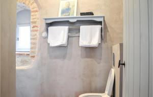 Maisons de vacances Awesome Home In Lauzerte With Wifi : photos des chambres