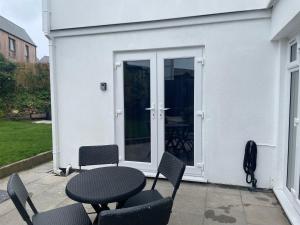 Carbis Bay Suite, Carbis Bay, St Ives, free parking, near beach