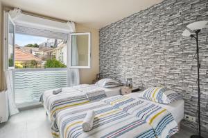 Appartements Chic apart with terrace and parking : photos des chambres