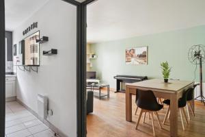 Appartements Chic apart with terrace and parking : photos des chambres