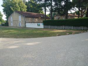 Appartements La Buissiere - Chambre d'Hote La Foret : Studio