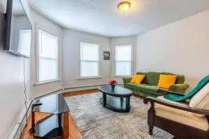 Frog Hollow Red Door Haven - Bloomfield