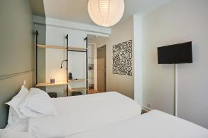 Hotels Hotel Beauquartier Moulin Rouge - Ex goldhotel : Chambre Double ou Lits Jumeaux