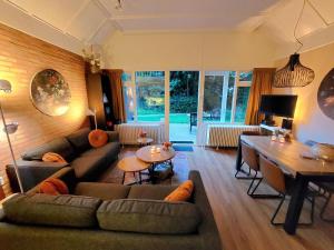 Butterflies, bungalow 134