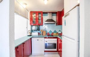 Cozy Apartment In Lestartit With Wifi