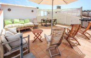 Cozy Apartment In Lestartit With Wifi