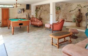 Maisons de vacances Stunning Home In Rochefort-Du-Gard : photos des chambres