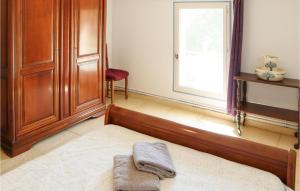 Maisons de vacances Stunning Home In Rochefort-Du-Gard : photos des chambres