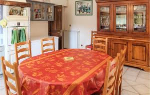 Maisons de vacances Stunning Home In Rochefort-Du-Gard : photos des chambres