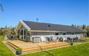 Four-Bedroom Holiday Home In Lokken - Grønhøj