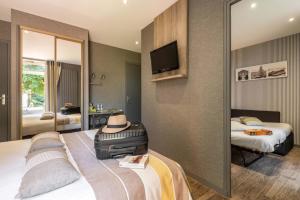 Hotels Logis Auberge De La Selune : photos des chambres