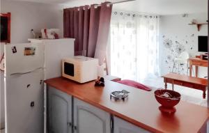 Maisons de vacances Awesome Home In Granzay-gript With Wifi And 1 Bedrooms : photos des chambres