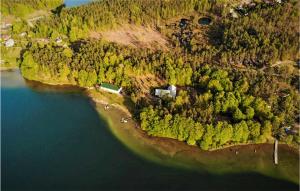 9 Bedroom Amazing Home In Klodno