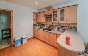 9 Bedroom Amazing Home In Klodno