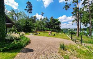 9 Bedroom Amazing Home In Klodno