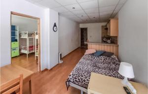 9 Bedroom Amazing Home In Klodno