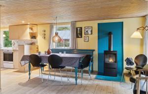 3 Bedroom Nice Home In Væggerløse