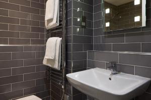 Executive Double Room with Sea View room in Best Western Lansdowne Hotel