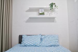 Heart of Old Town Apartment by National Theater