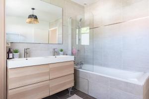 Maisons de vacances Maison Champs sur Marne - Situee entre Paris & Disneyland : photos des chambres