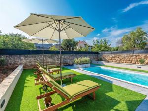 Holiday home Marcela with pool