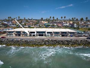 Water Front Spectacular Ocean View Large Balcony AC Pet Friendly