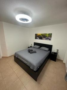 Alexander Home, Los Cristianos