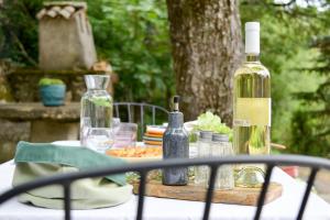 Maisons de vacances location dans une charmante maison provencale la marroniere : photos des chambres