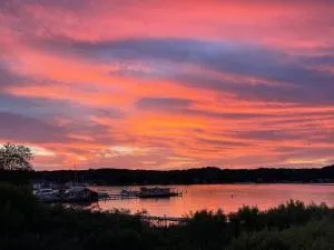 Hot Tub - Saugatuck/Douglas - Three Bedroom - Sleeps 8 - Douglas