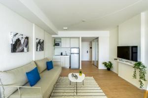 Fliphaus Be Libertador - Lux 3 Pax Loft 13-16