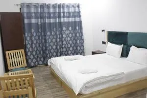 Kogluk Guest House - She