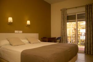 Superior Triple Room room in Hotel Caribe