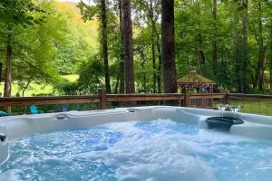 Coffee Creek Cabin - 4hvězdičkové hotely ve městě Sautee Nacoochee