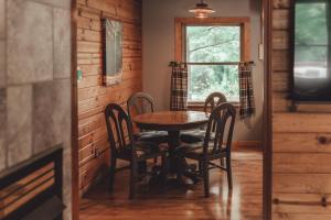 Patriot Cottage at American Heartland Cabins