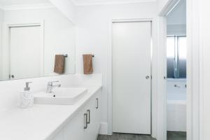 3bedroom Modern Home in Mt Barker, 8km to Hahndorf