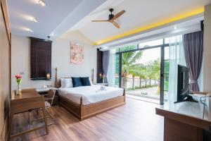 HOLLYWOOD Luxury PoolVilla Pattaya walking street 4 Bedrooms