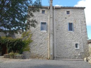 Maisons de vacances Belle Maison En Pierre Avec Piscine : photos des chambres