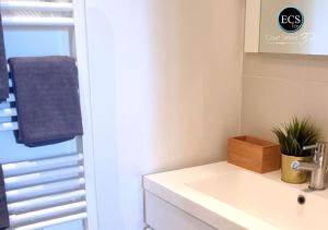 Appartements Le Mitoyen - Proche du quartier des Halles : photos des chambres