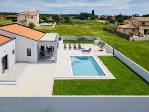 Esti - Ubytování bez kategorie ve městě Loborika