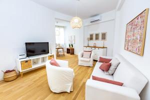 Noh Spacious Modern Home for 8 with 3 BDR 2 Bathrooms