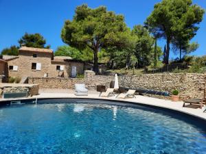 B&B / Chambres d'hotes Mas de charme au calme en pleine garrigue : photos des chambres