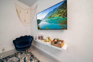 Las Olas Newly Renovated Coastal 1BR Near Beach