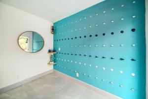 Las Olas Newly Renovated Coastal 1BR Near Beach