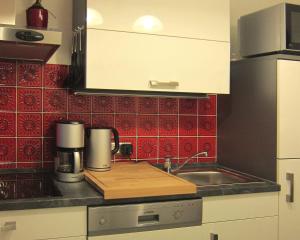 Modernes 1 Zimmer Luxusappartement KLEINER ROLAND mit Parkplatz und Balkon in Bremen Nähe Zentrum