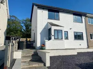 A modern, dog-friendly 3 bedrm canal side property - Bolton le Sands