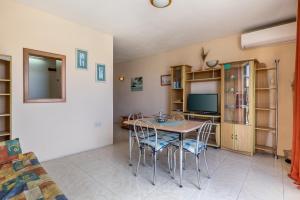 Adorable Seaview apt at St Pauls Bay