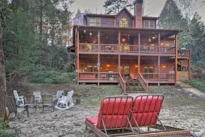 Private Cartecay River Home with Hot Tub and Game Room - East Ellijay