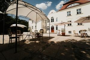 Pałac Bogaczów - noclegi - restauracja - przyjęcia