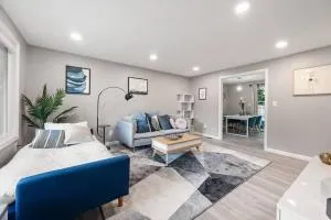 Cheerful Kirkland Home w&AC Big Yard,Walk to Beach - 伍丁维尔