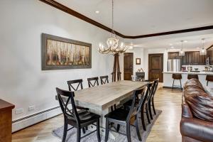 Comfort at Arrowhead Village - Steps from the lift condo